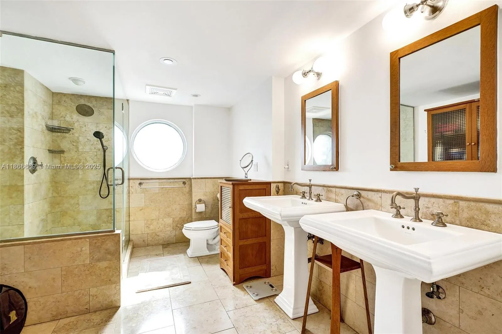 1000 W Island Blvd, #1909