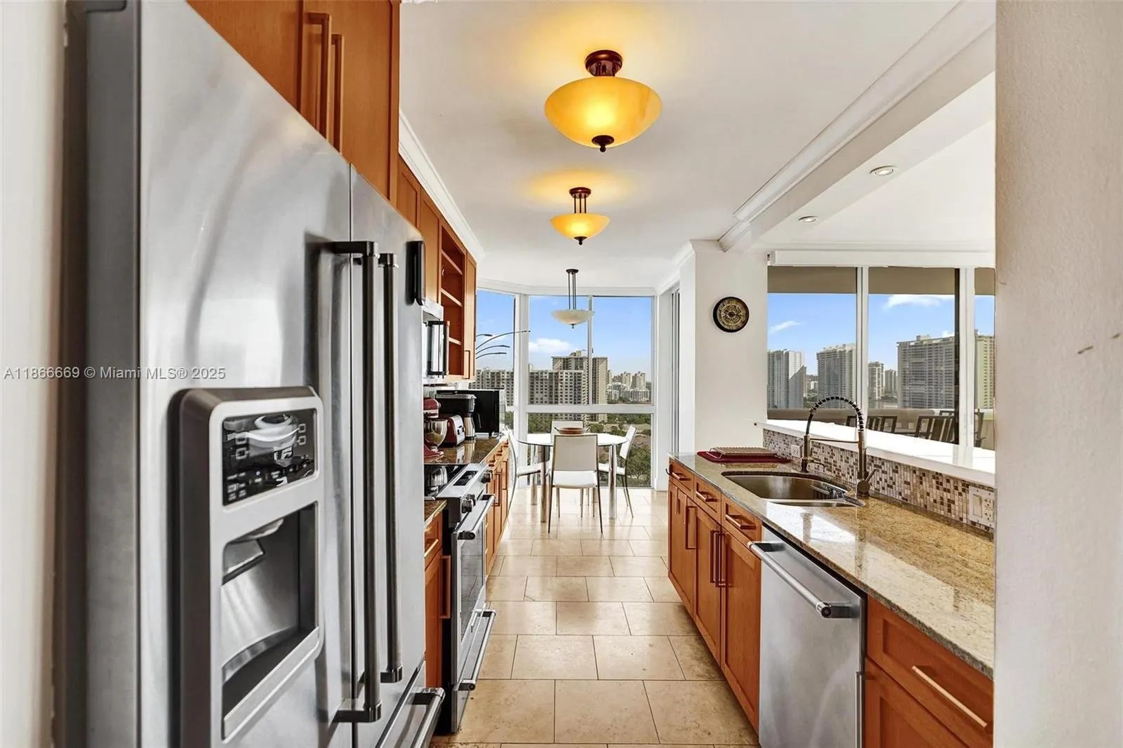 1000 W Island Blvd, #1909