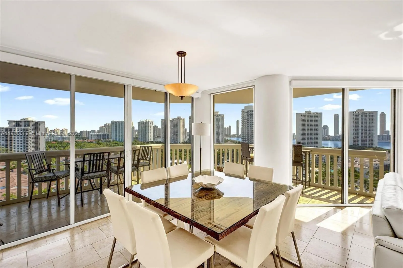 1000 W Island Blvd, #1909