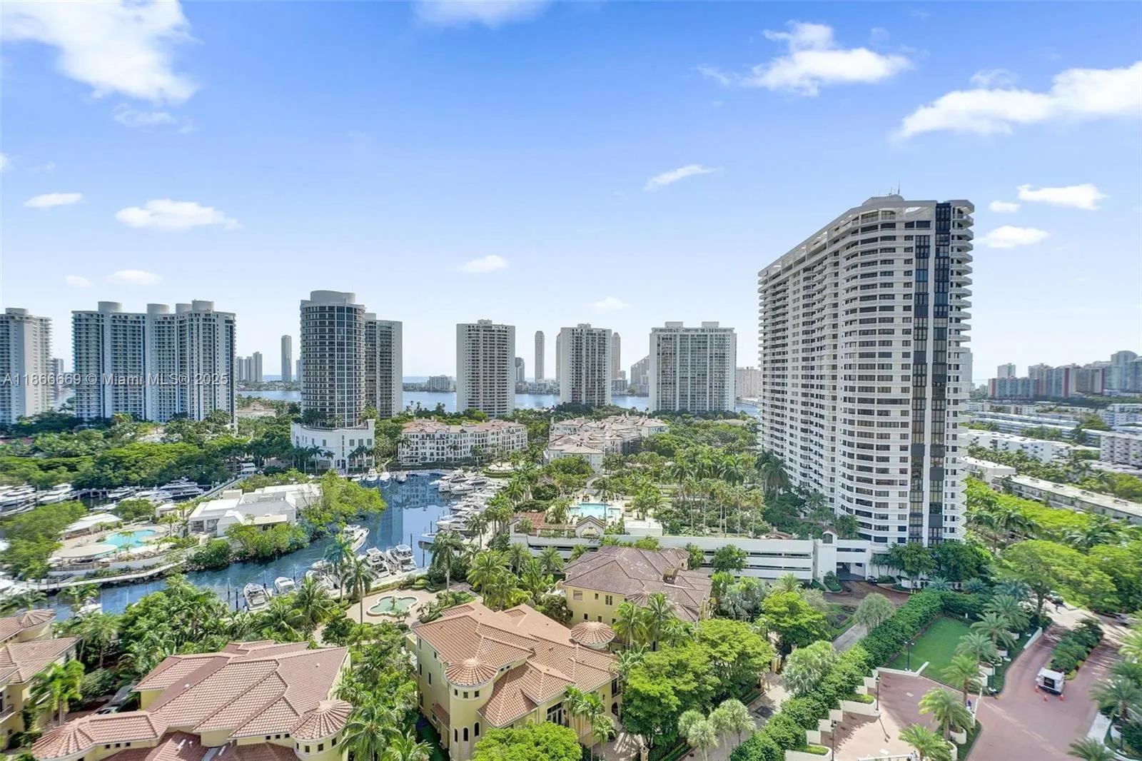 1000 W Island Blvd, #1909