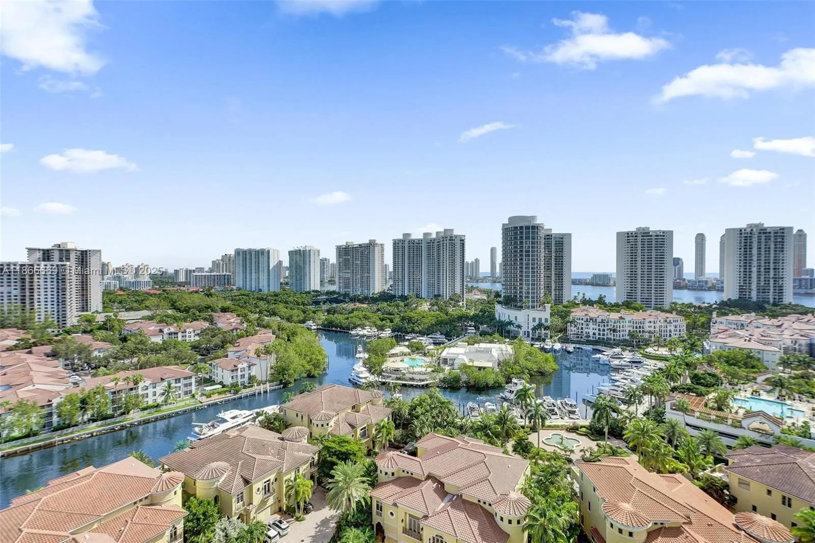 1000 W Island Blvd, #1909