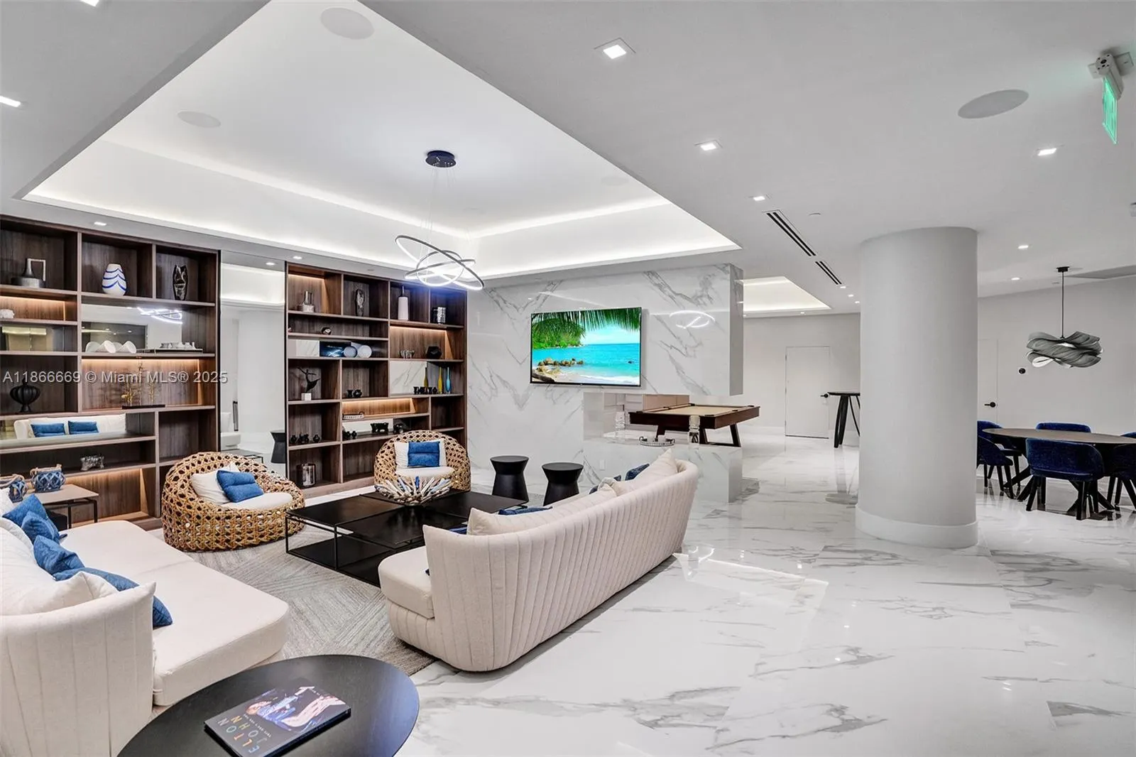 1000 W Island Blvd, #1909