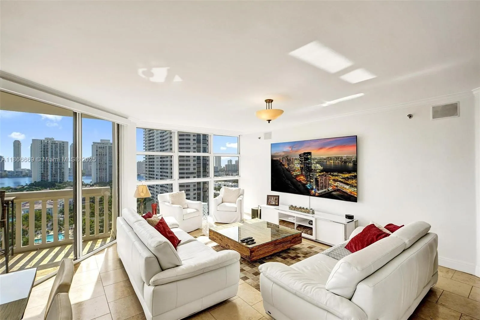 1000 W Island Blvd, #1909
