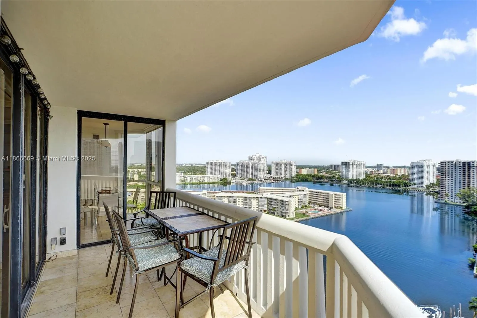 1000 W Island Blvd, #1909