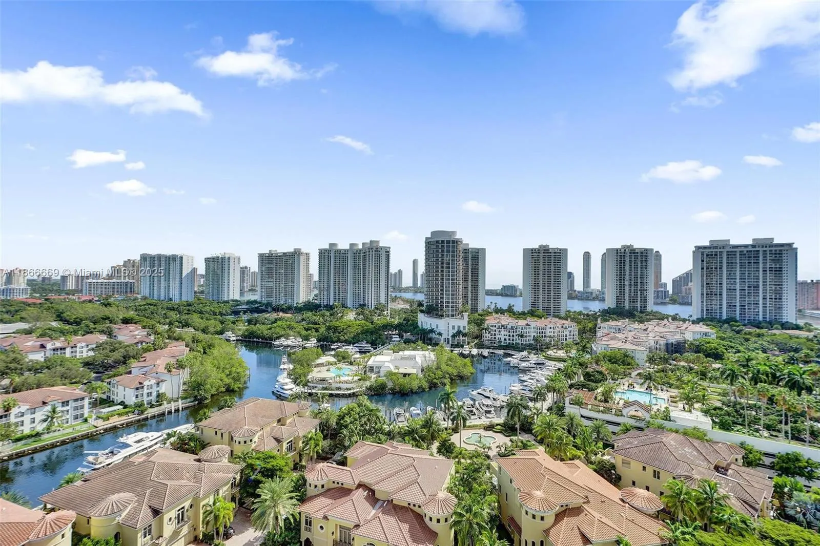 1000 W Island Blvd, #1909