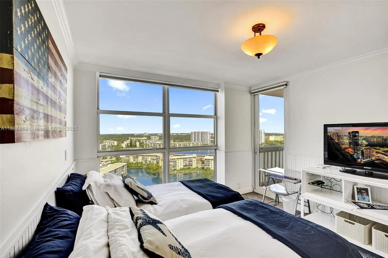 1000 W Island Blvd, #1909