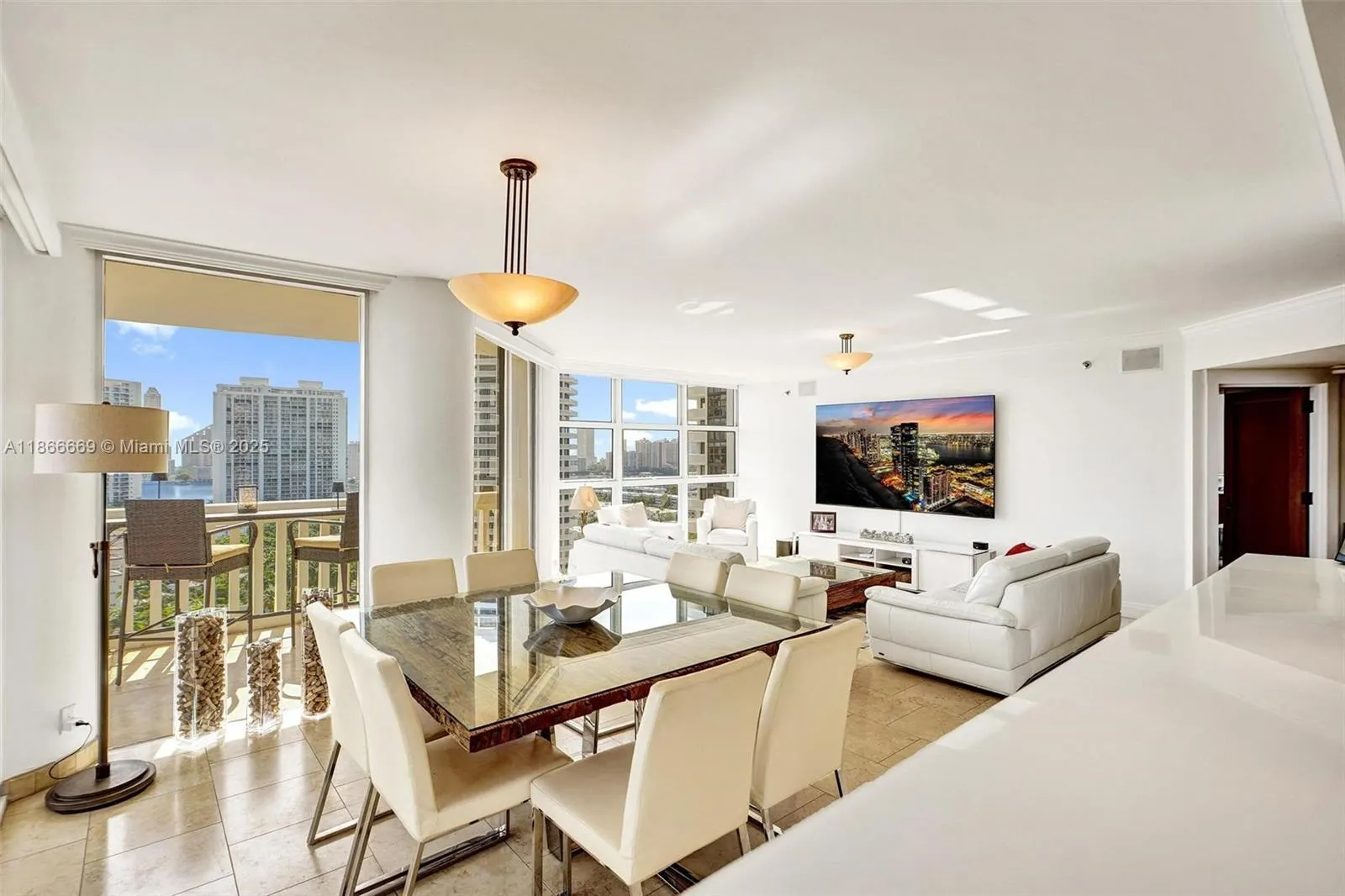 1000 W Island Blvd, #1909