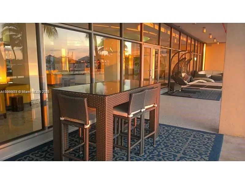 1000 West Ave, #PH32