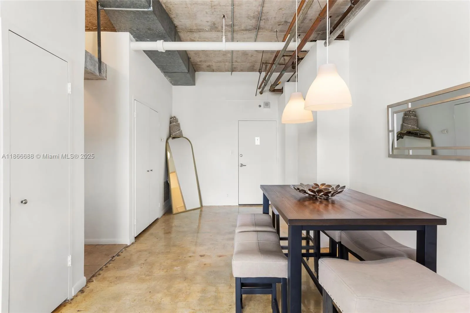 1000 West Ave, #PH32