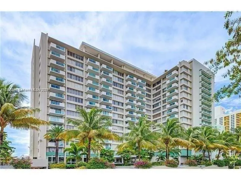 1000 West Ave, #PH32