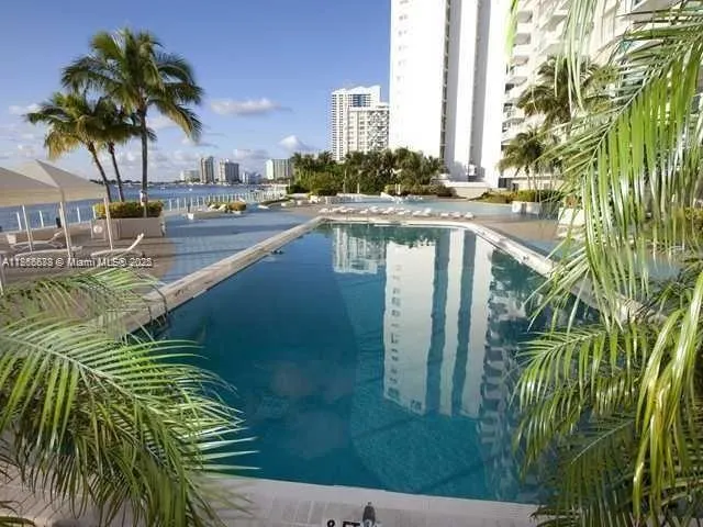 1000 West Ave, #PH32