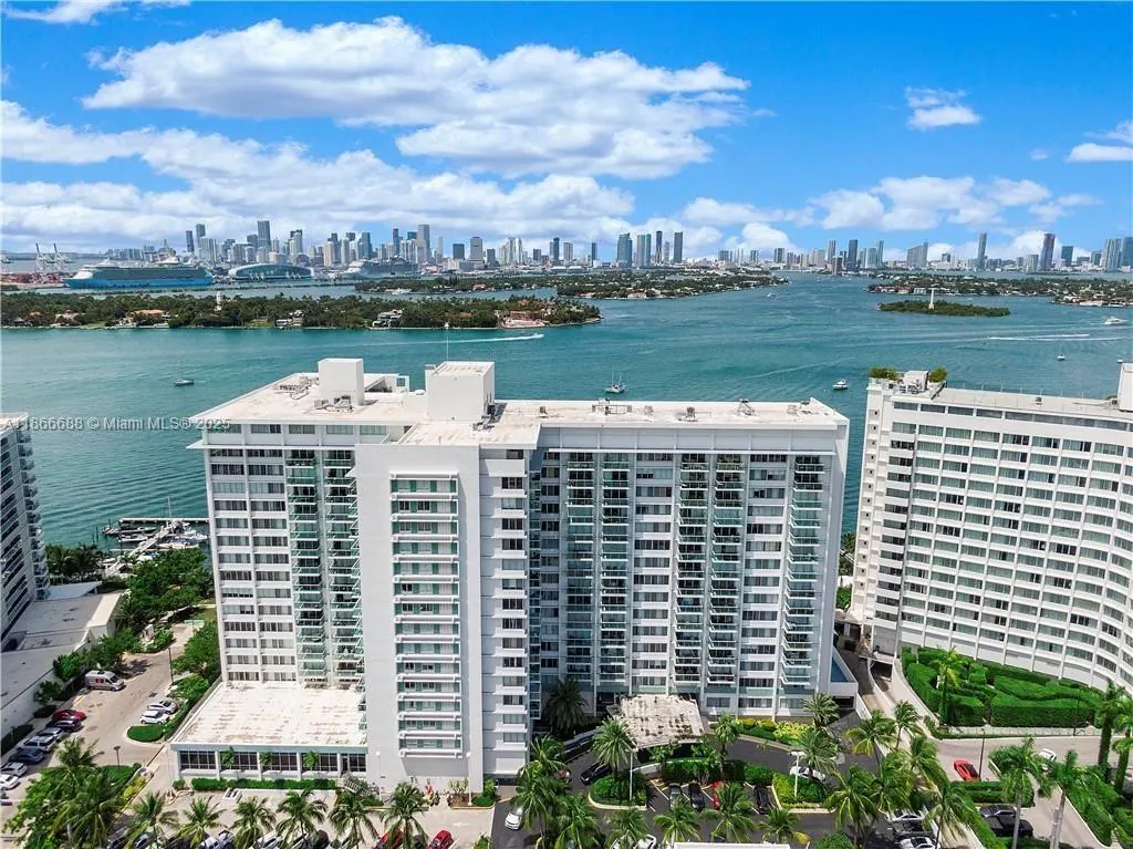 1000 West Ave, #PH32