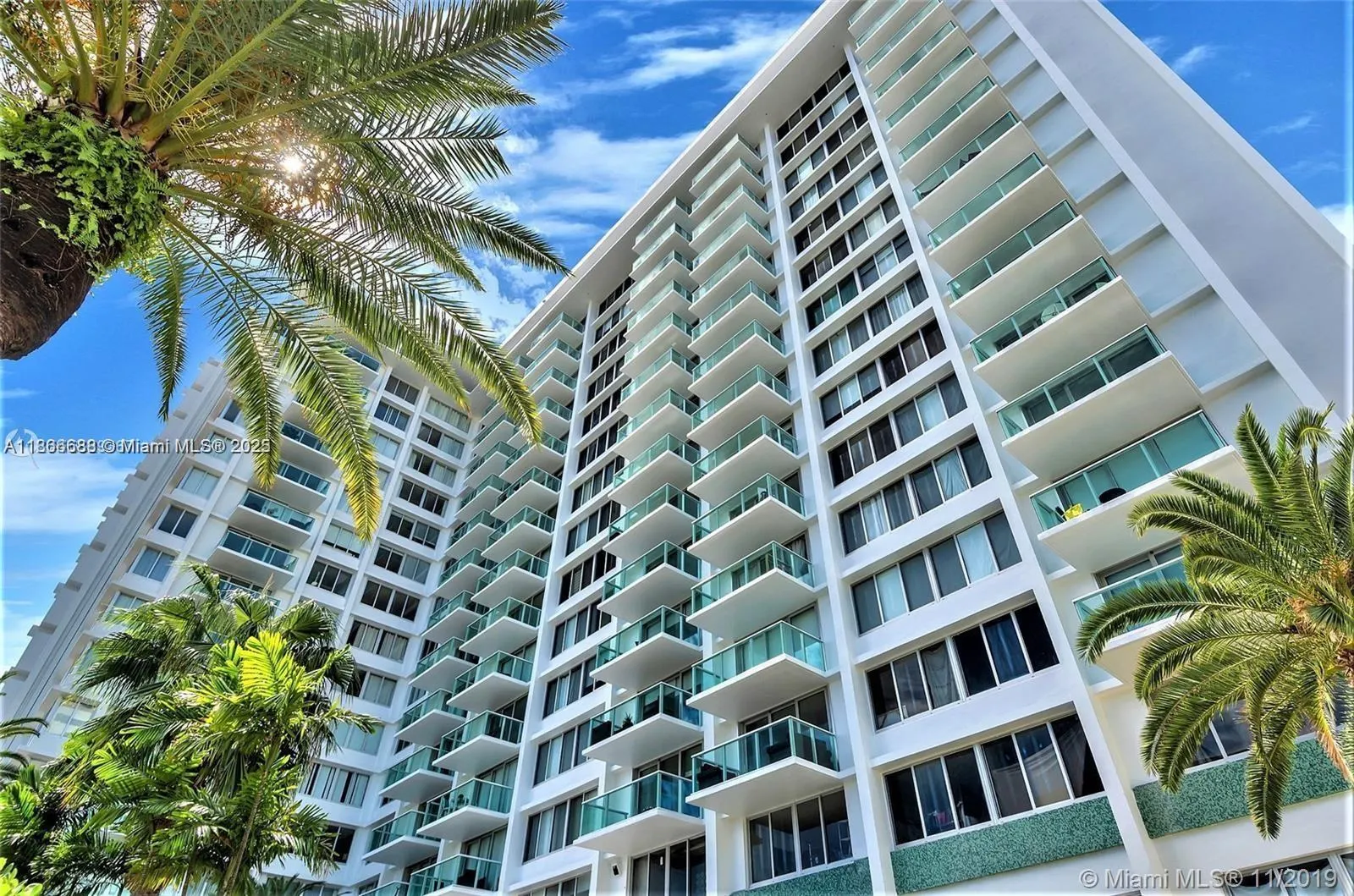 1000 West Ave, #PH32