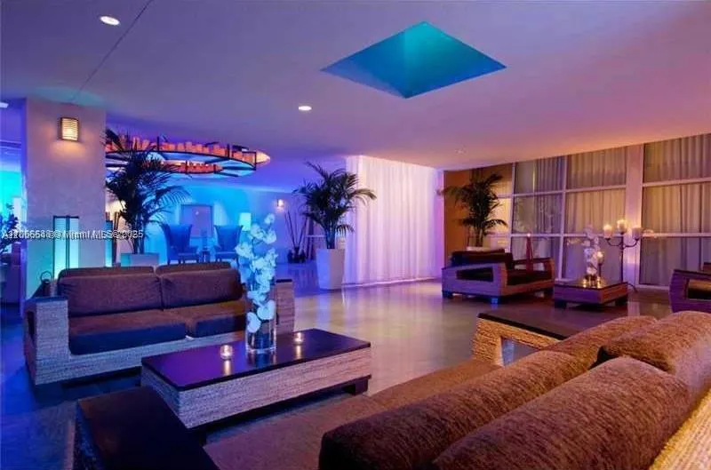 1000 West Ave, #PH32
