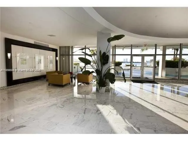 1000 West Ave, #PH32