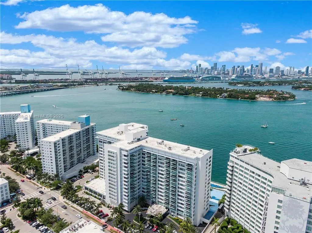 1000 West Ave, #PH32