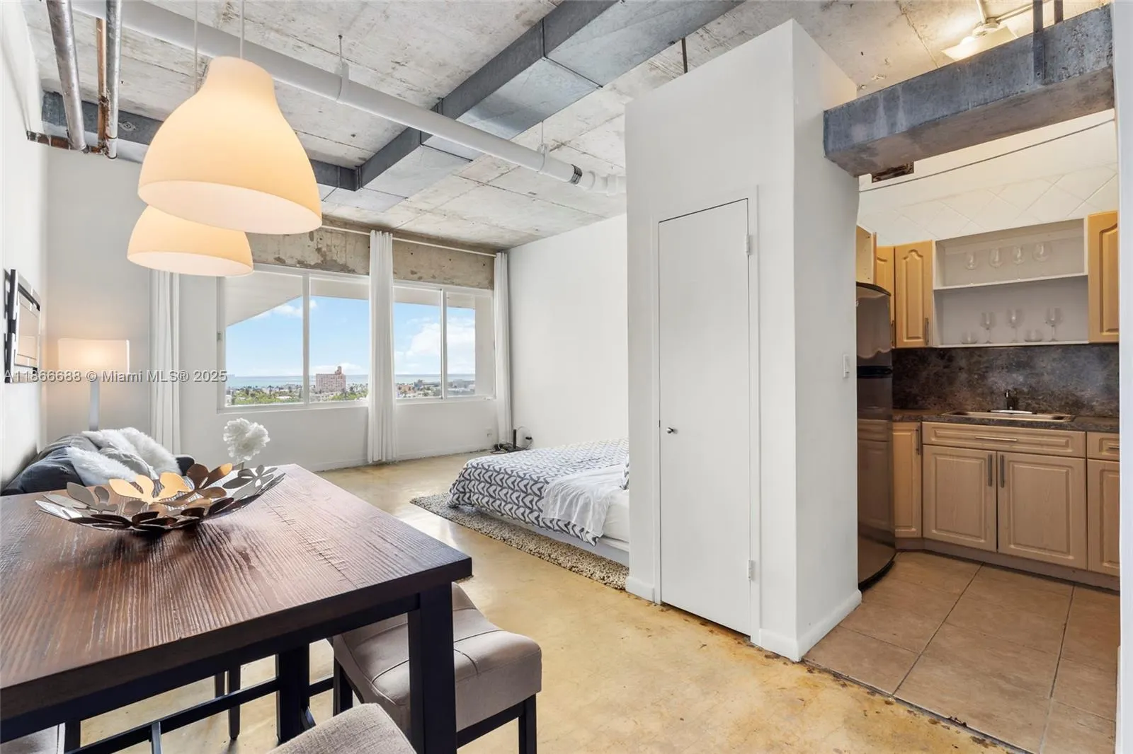 1000 West Ave, #PH32