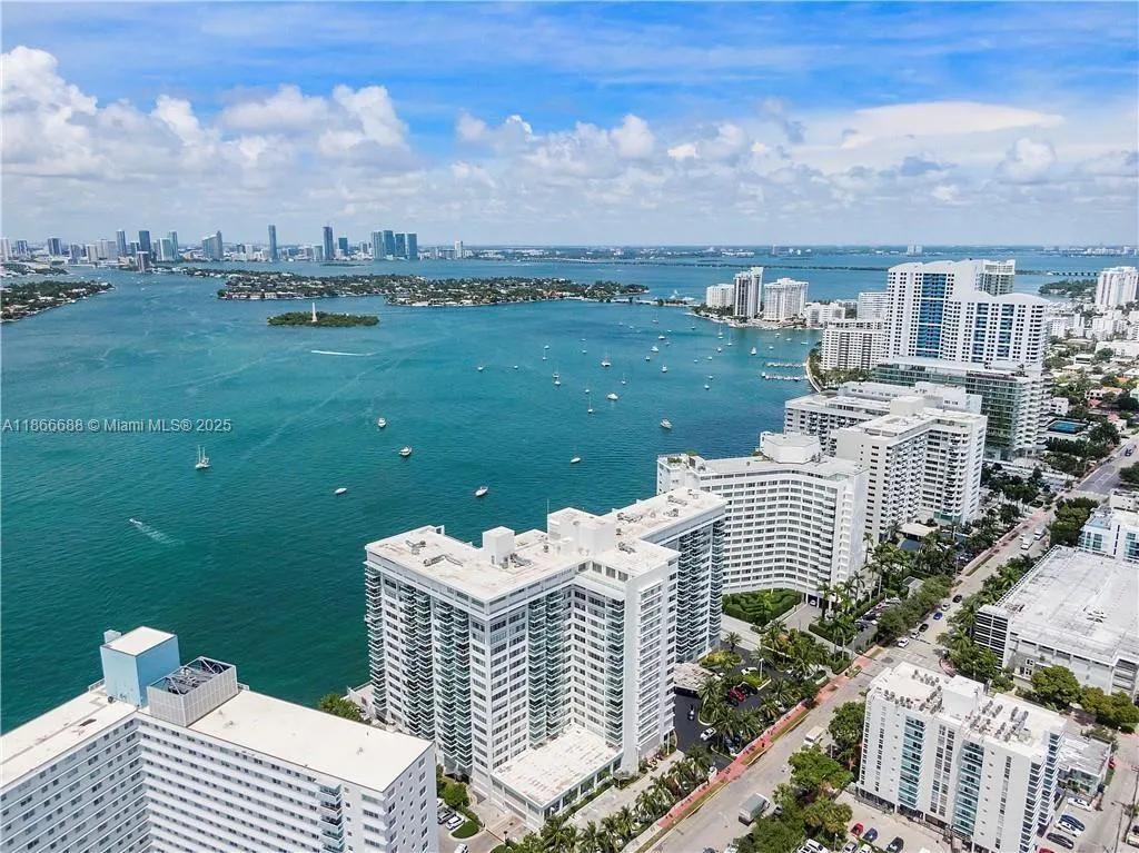 1000 West Ave, #PH32
