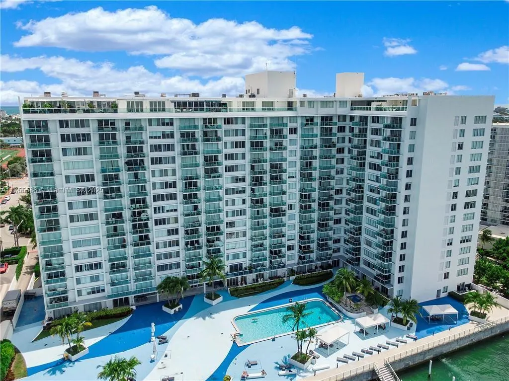 1000 West Ave, #PH32