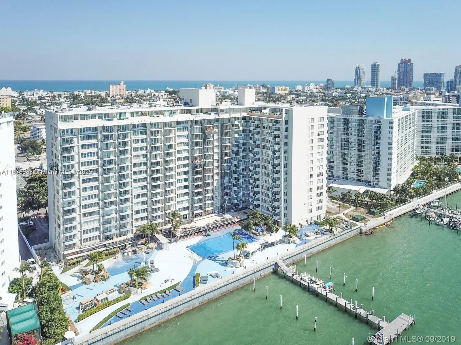 1000 West Ave, #PH32