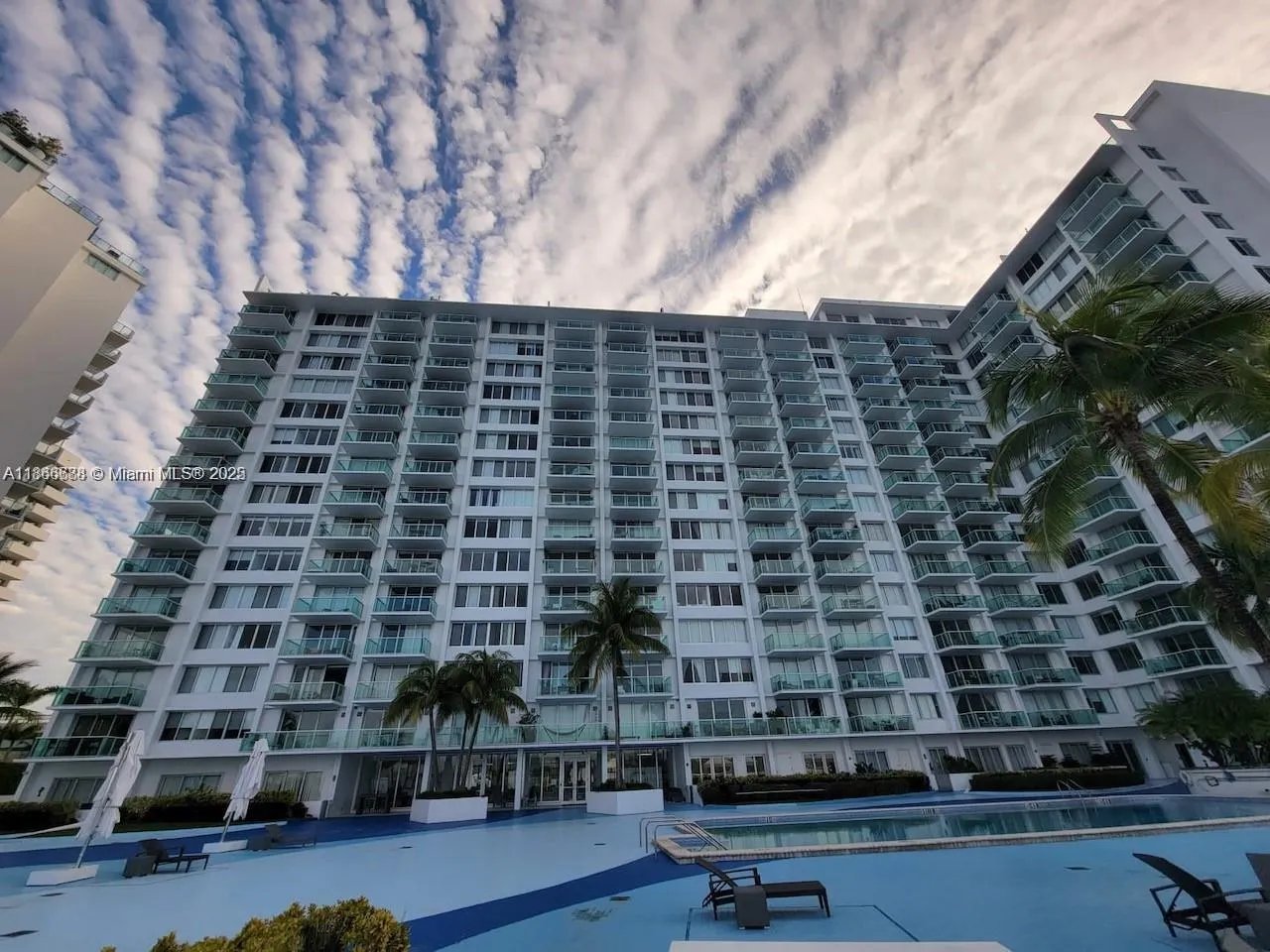 1000 West Ave, #PH32