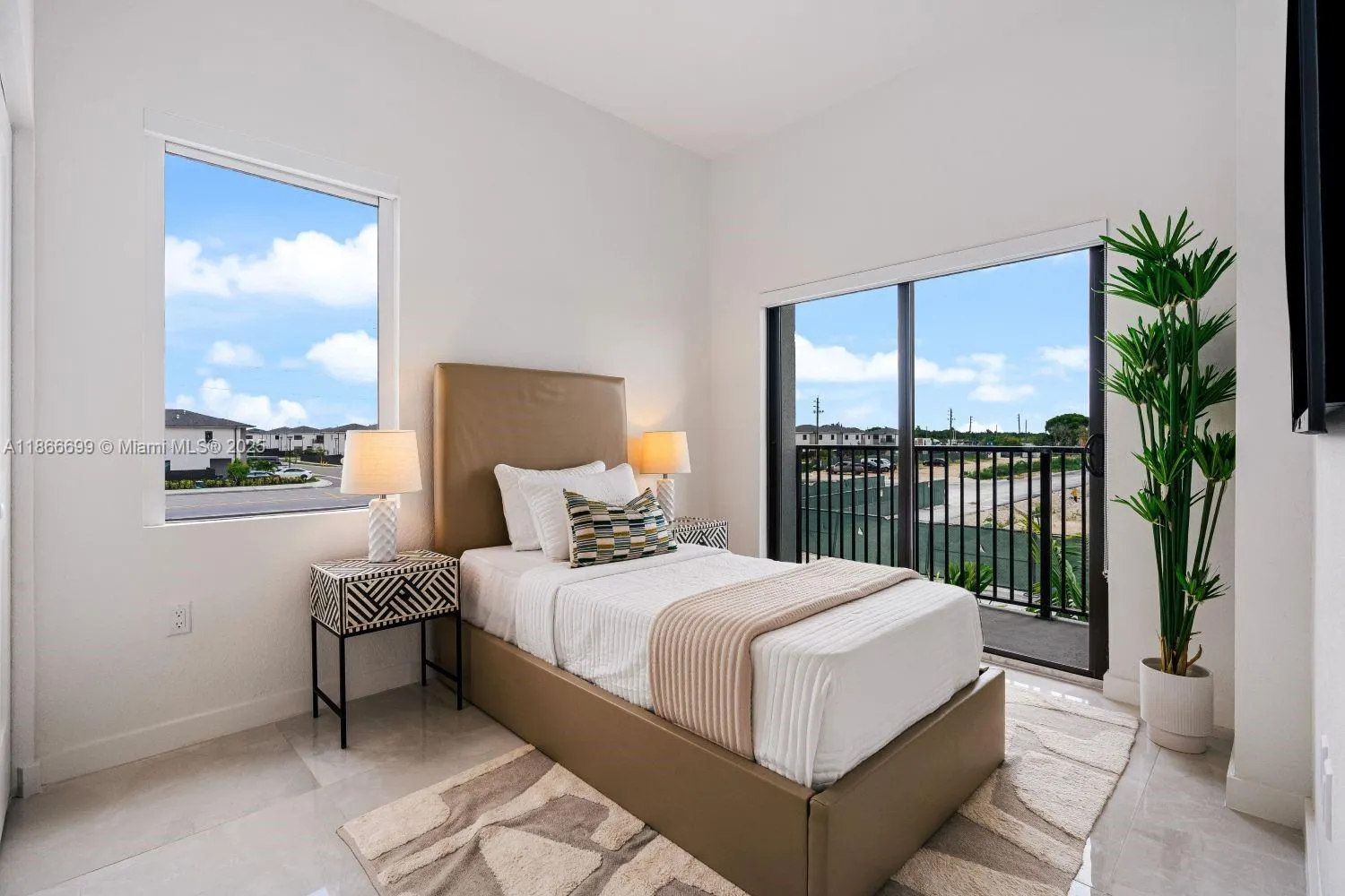 641 NW 13 Ct