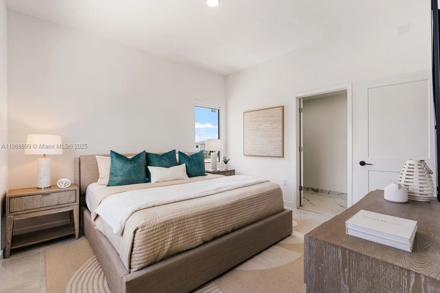 641 NW 13 Ct