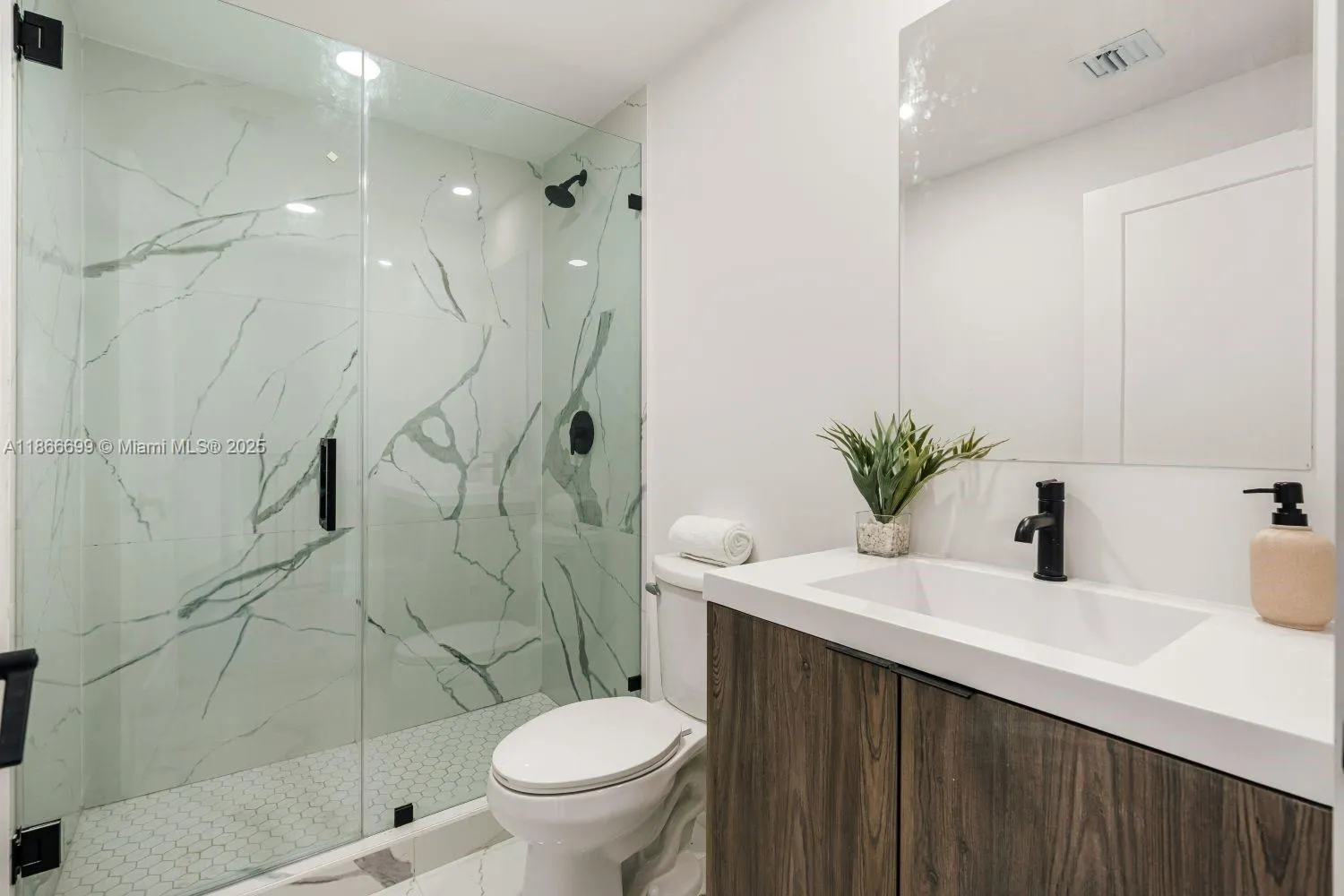 641 NW 13 Ct