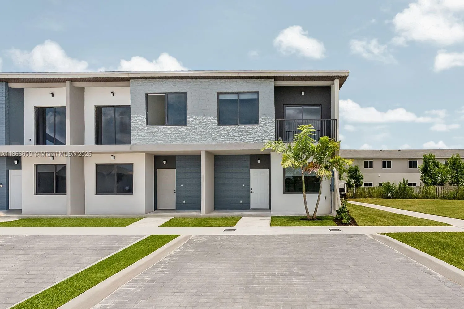 641 NW 13 Ct