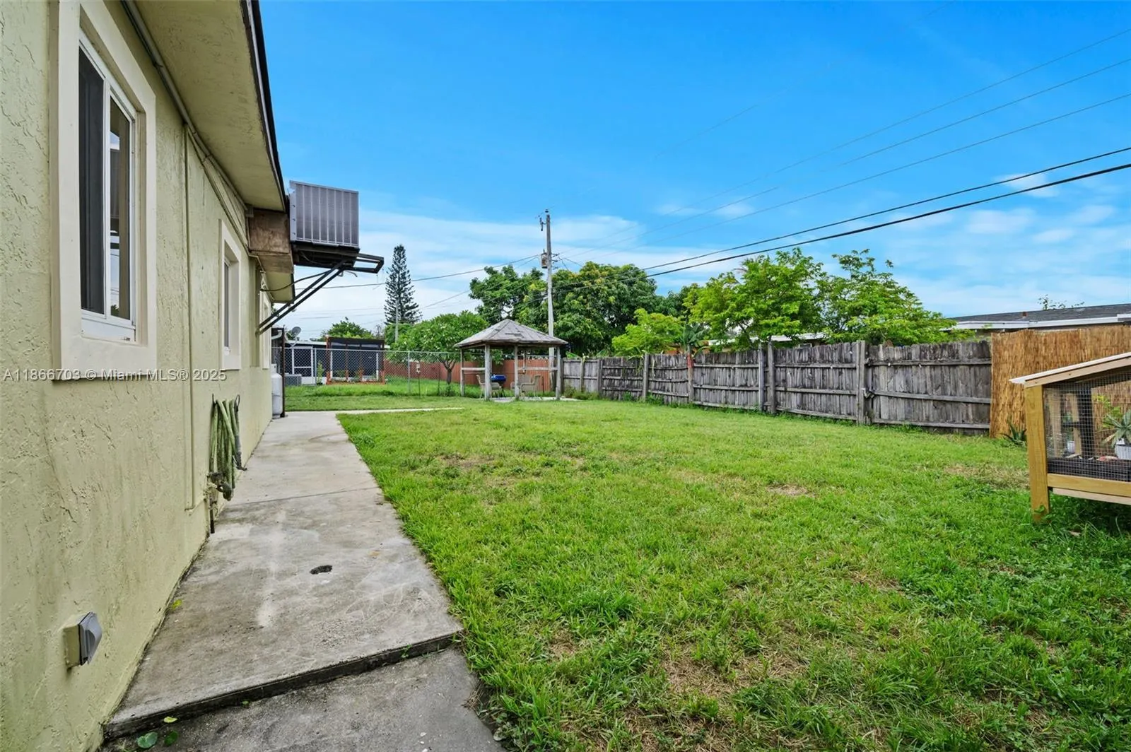 5641 SW 37th Ct