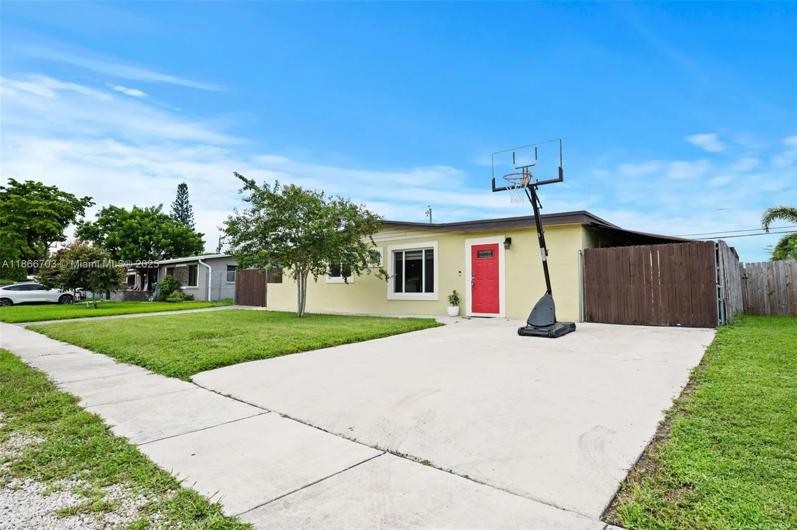 5641 SW 37th Ct