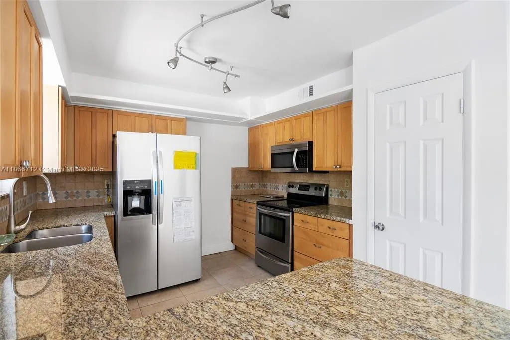 4021 SW 1st St, #4021
