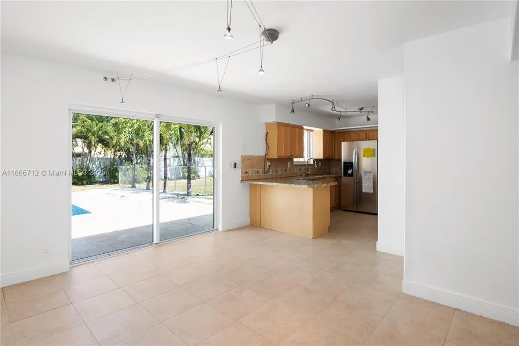 4021 SW 1st St, #4021
