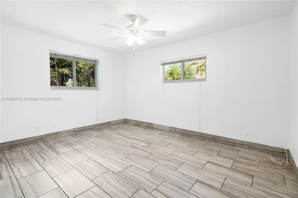 4021 SW 1st St, #4021