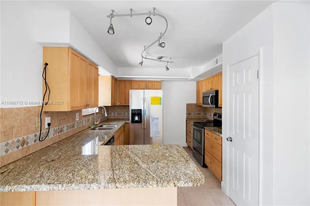 4021 SW 1st St, #4021