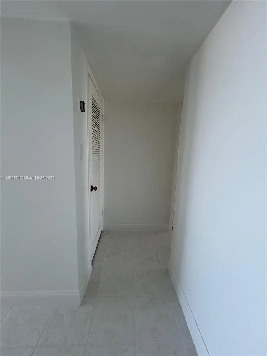 18021 Biscayne Blvd, #901