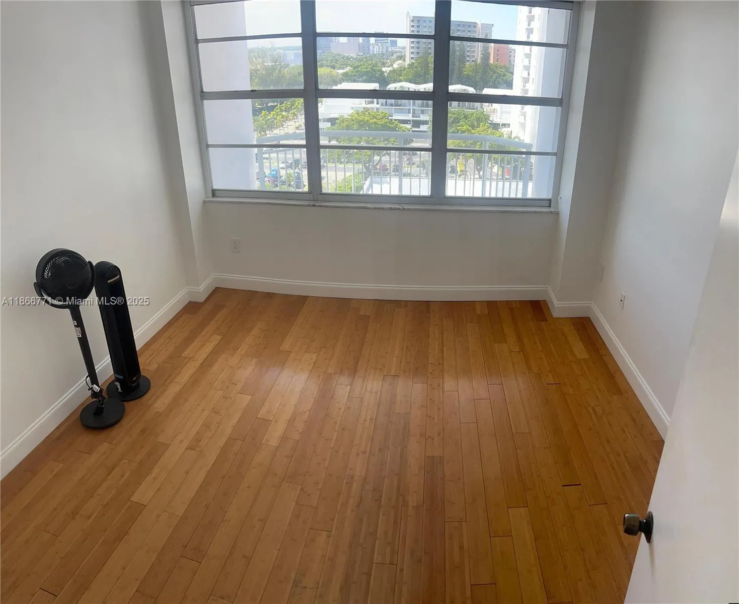 18021 Biscayne Blvd, #901