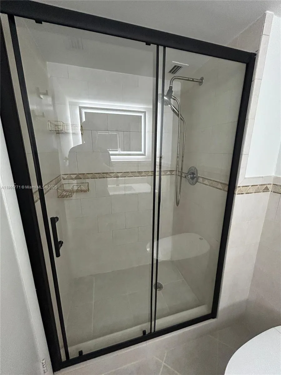 18021 Biscayne Blvd, #901
