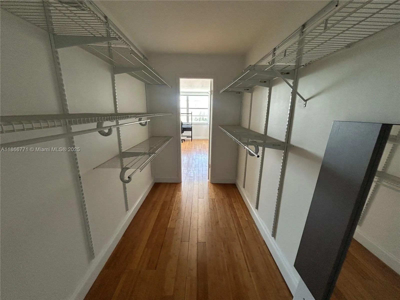 18021 Biscayne Blvd, #901