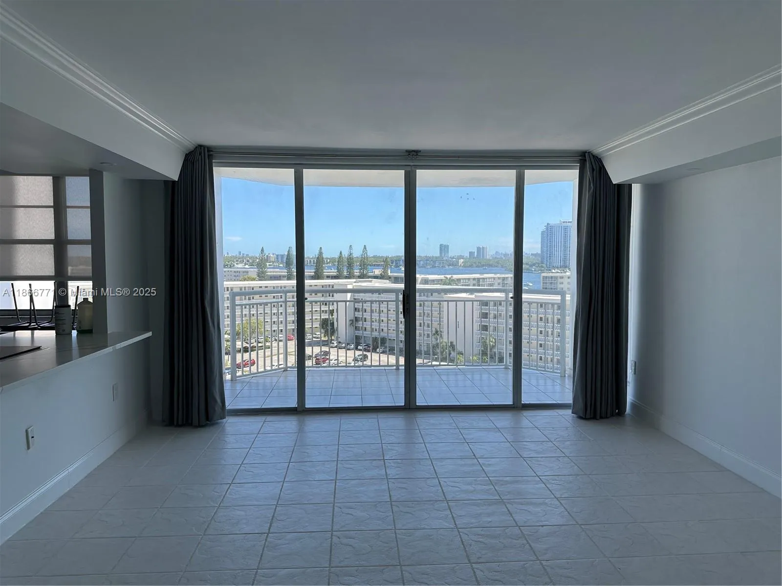 18021 Biscayne Blvd, #901