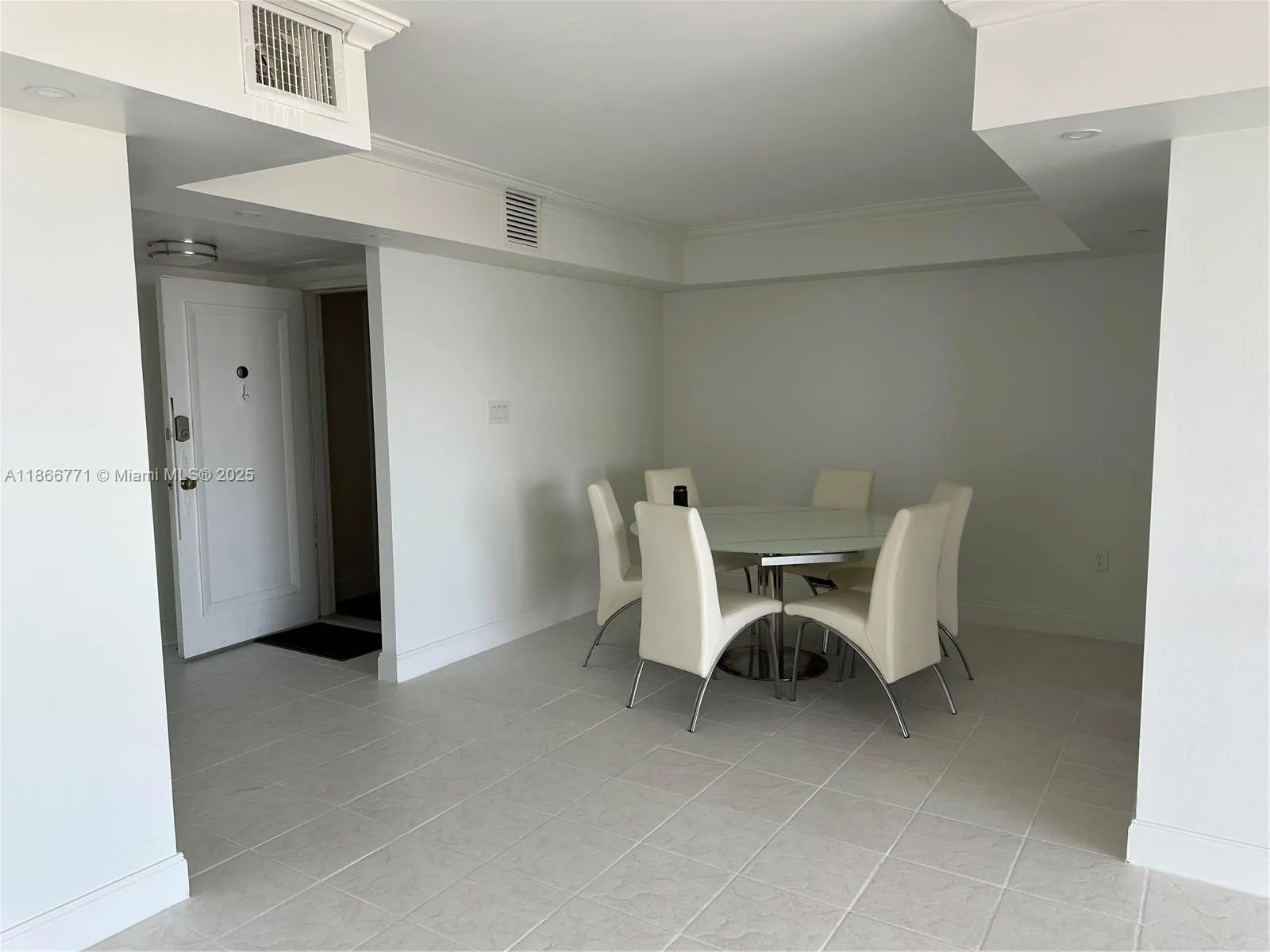 18021 Biscayne Blvd, #901