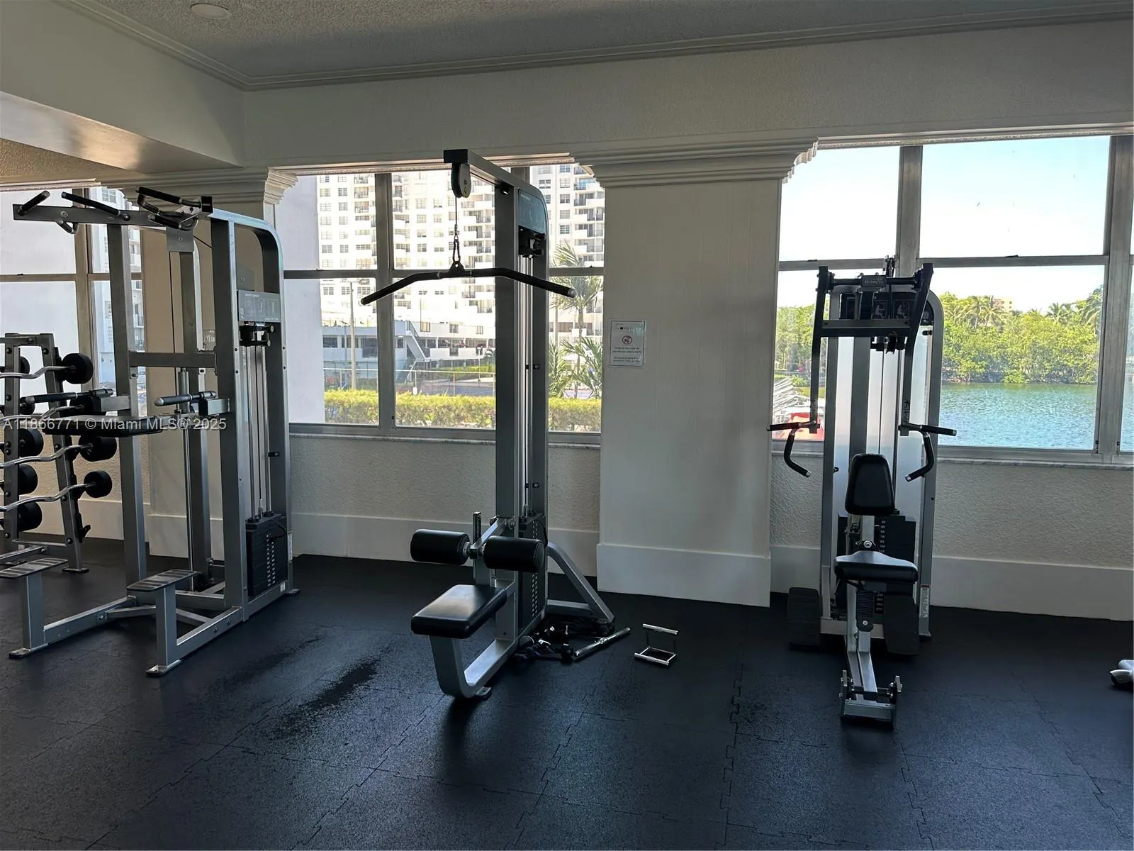 18021 Biscayne Blvd, #901
