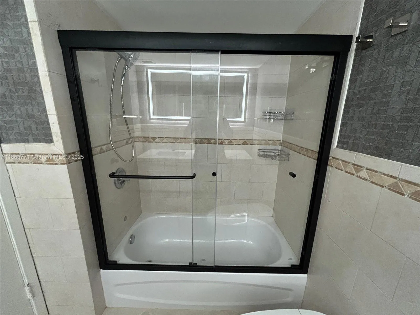 18021 Biscayne Blvd, #901