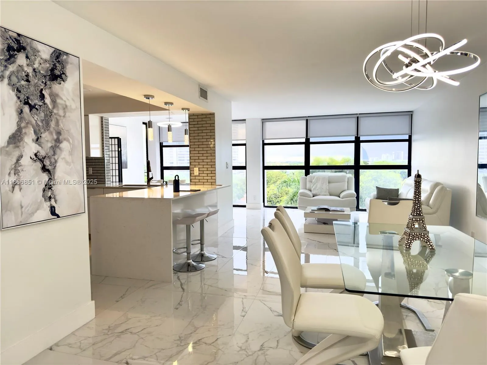 400 Leslie Dr, #725