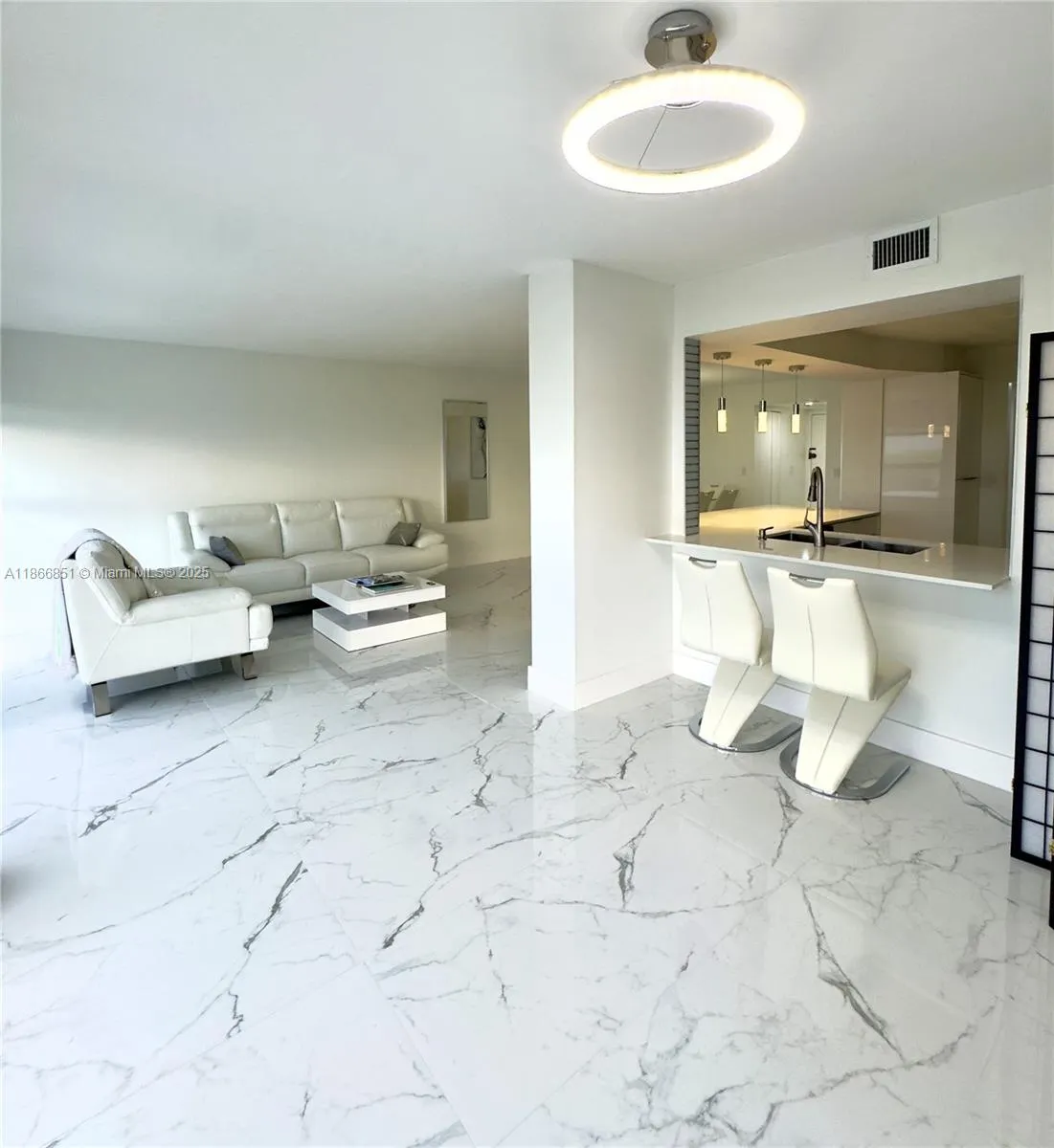 400 Leslie Dr, #725