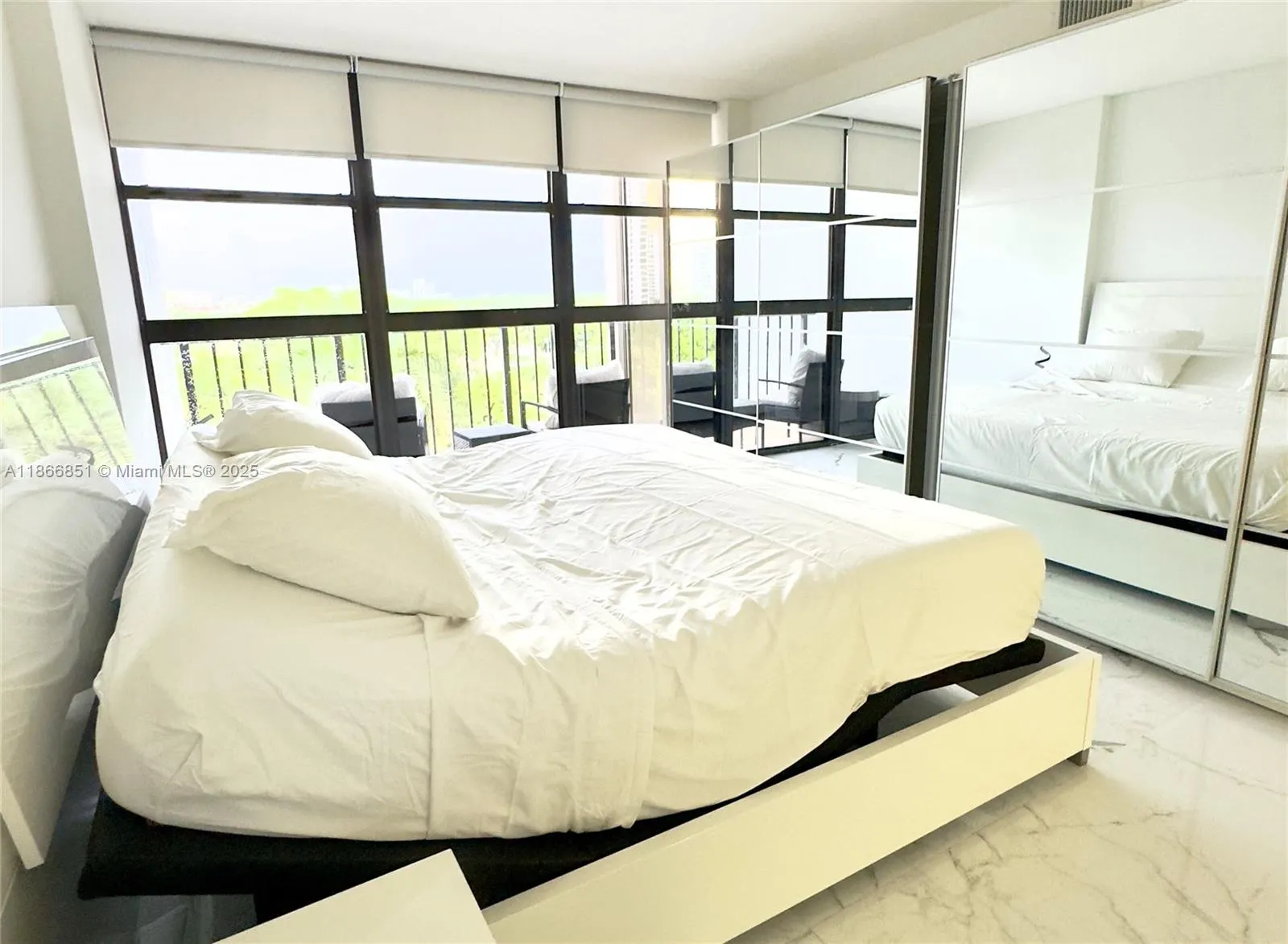 400 Leslie Dr, #725
