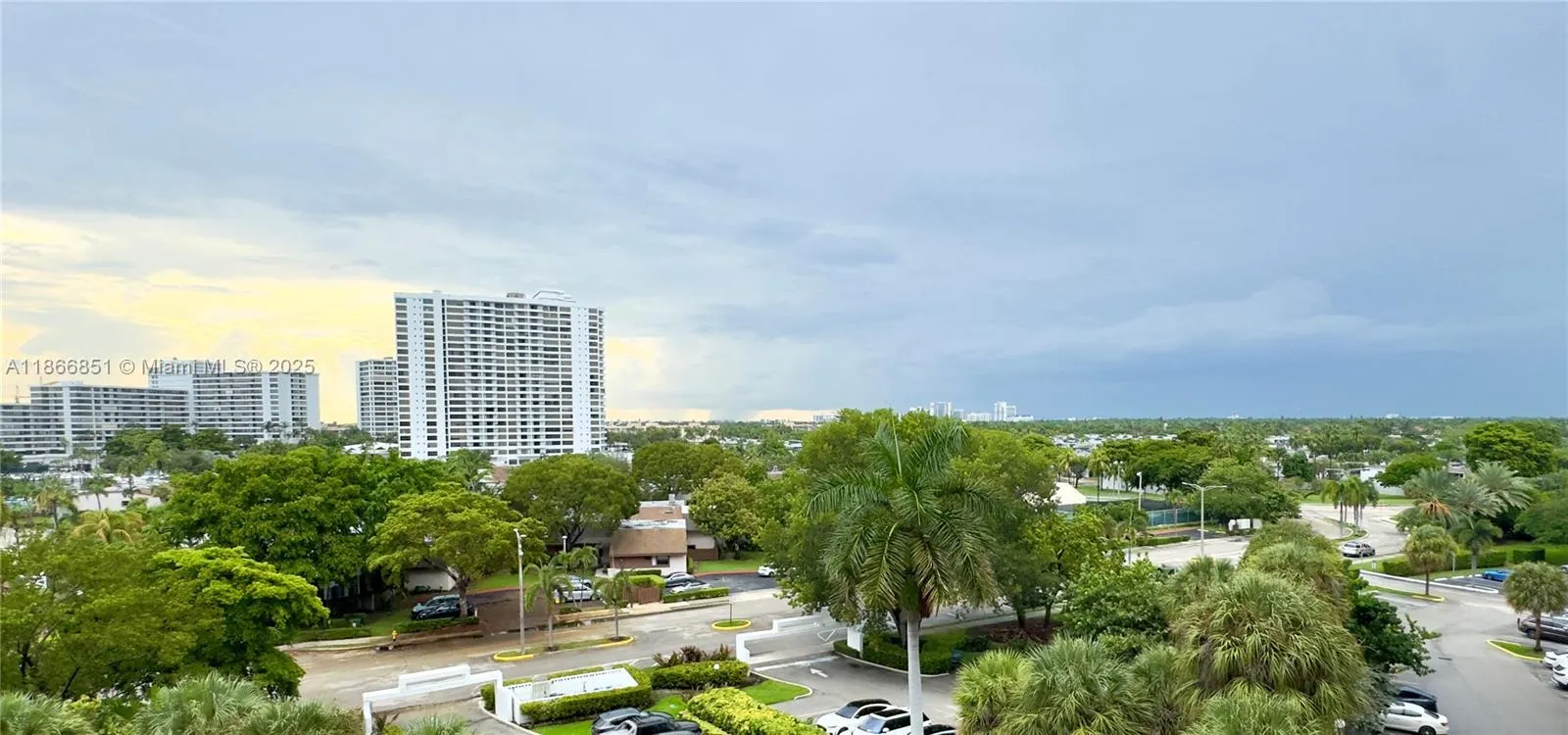 400 Leslie Dr, #725