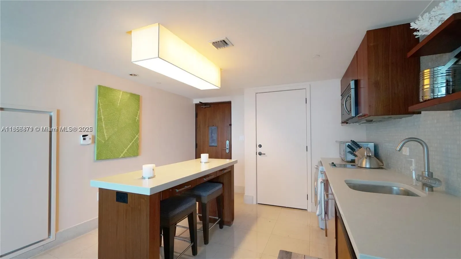 6801 Collins Ave, #710