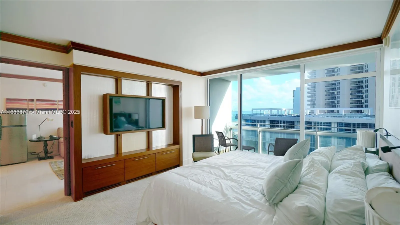 6801 Collins Ave, #710