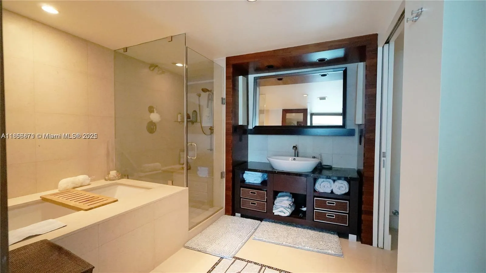 6801 Collins Ave, #710